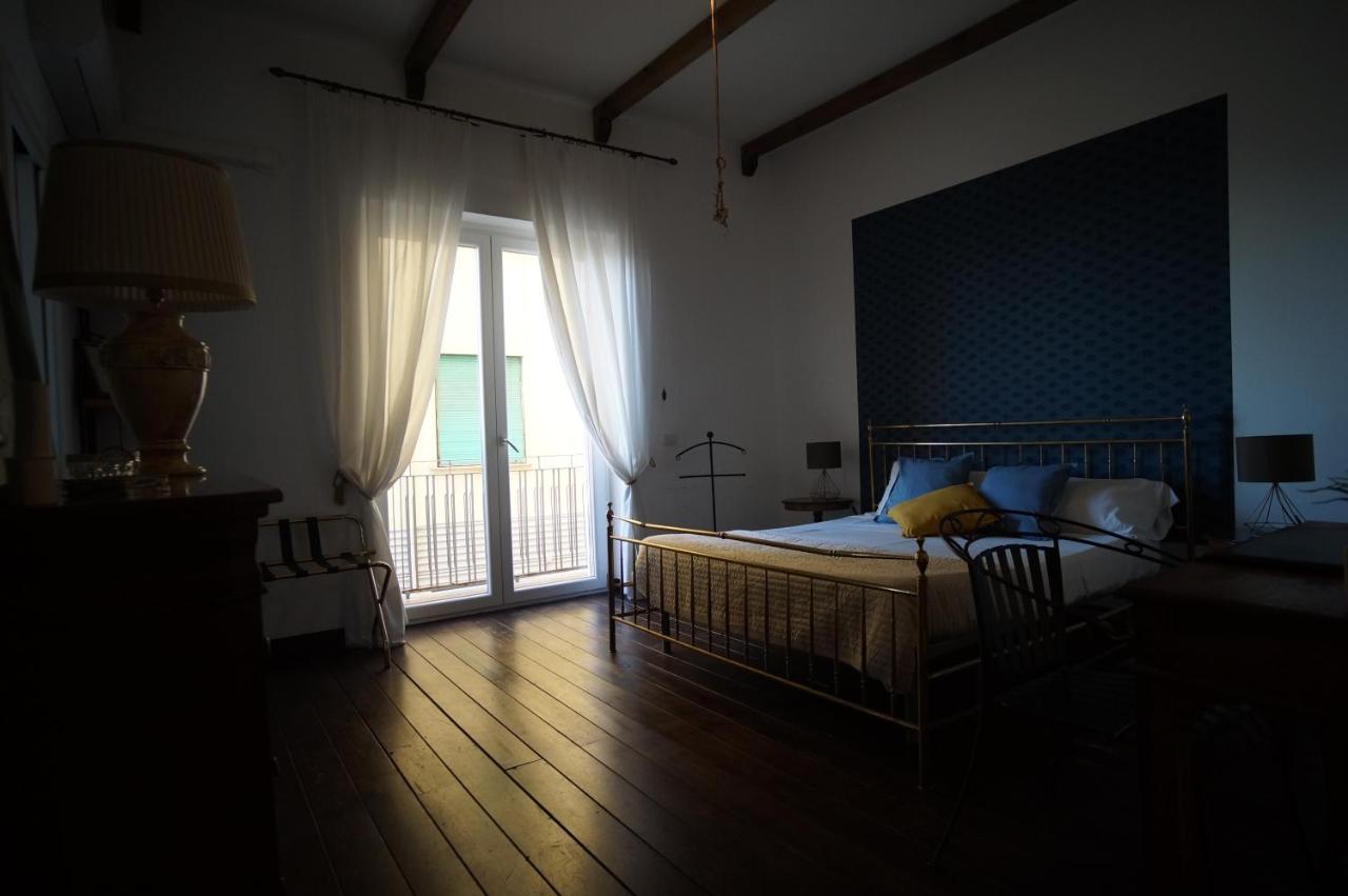 Cittadella Rooms ซาแลร์โน ภายนอก รูปภาพ