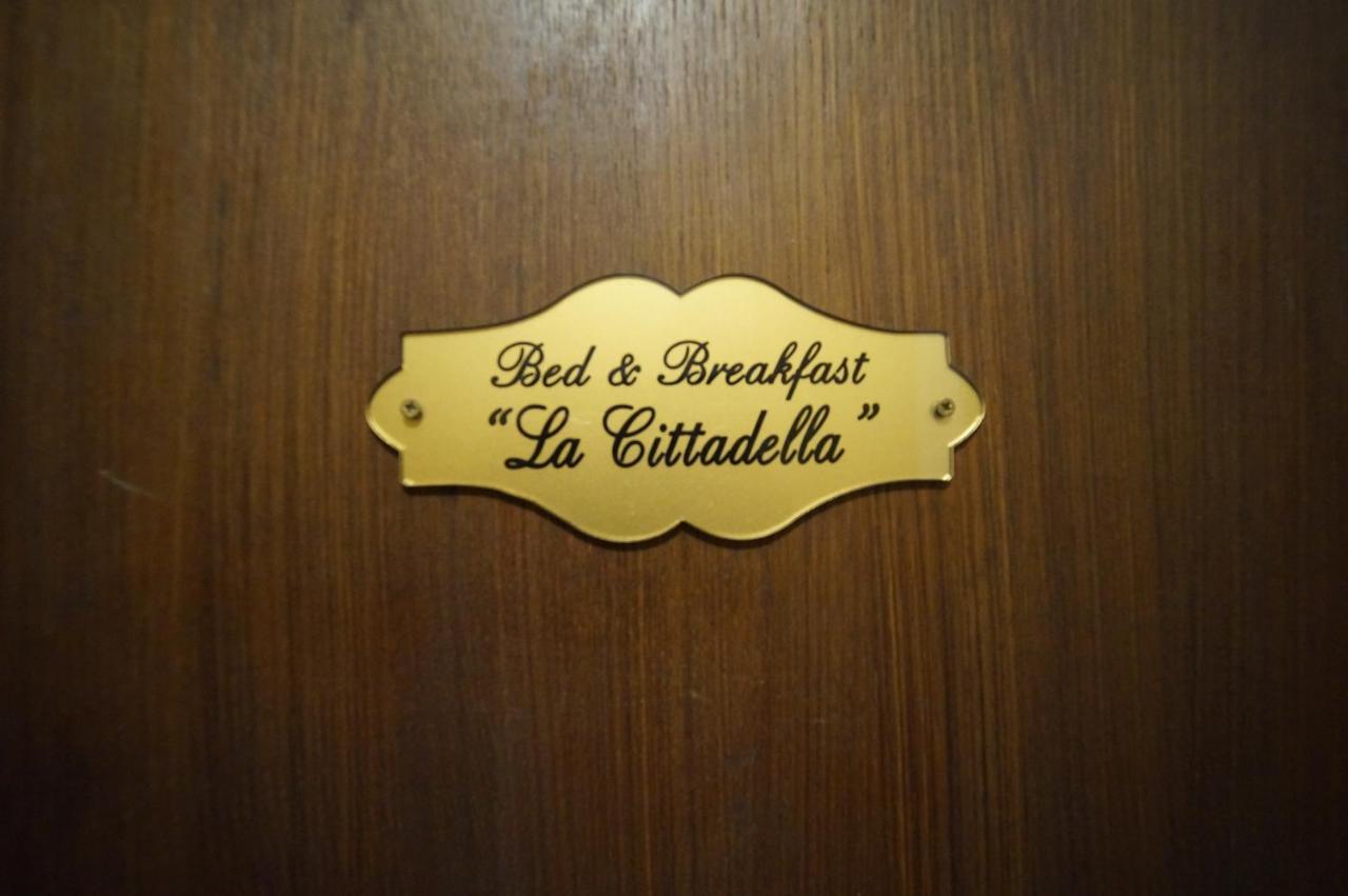 Cittadella Rooms ซาแลร์โน ภายนอก รูปภาพ