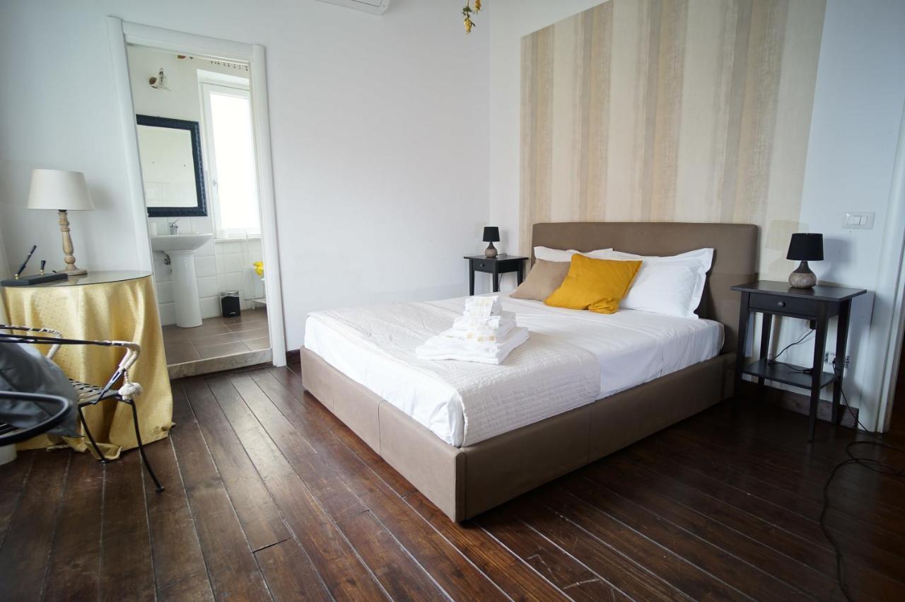Cittadella Rooms ซาแลร์โน ภายนอก รูปภาพ