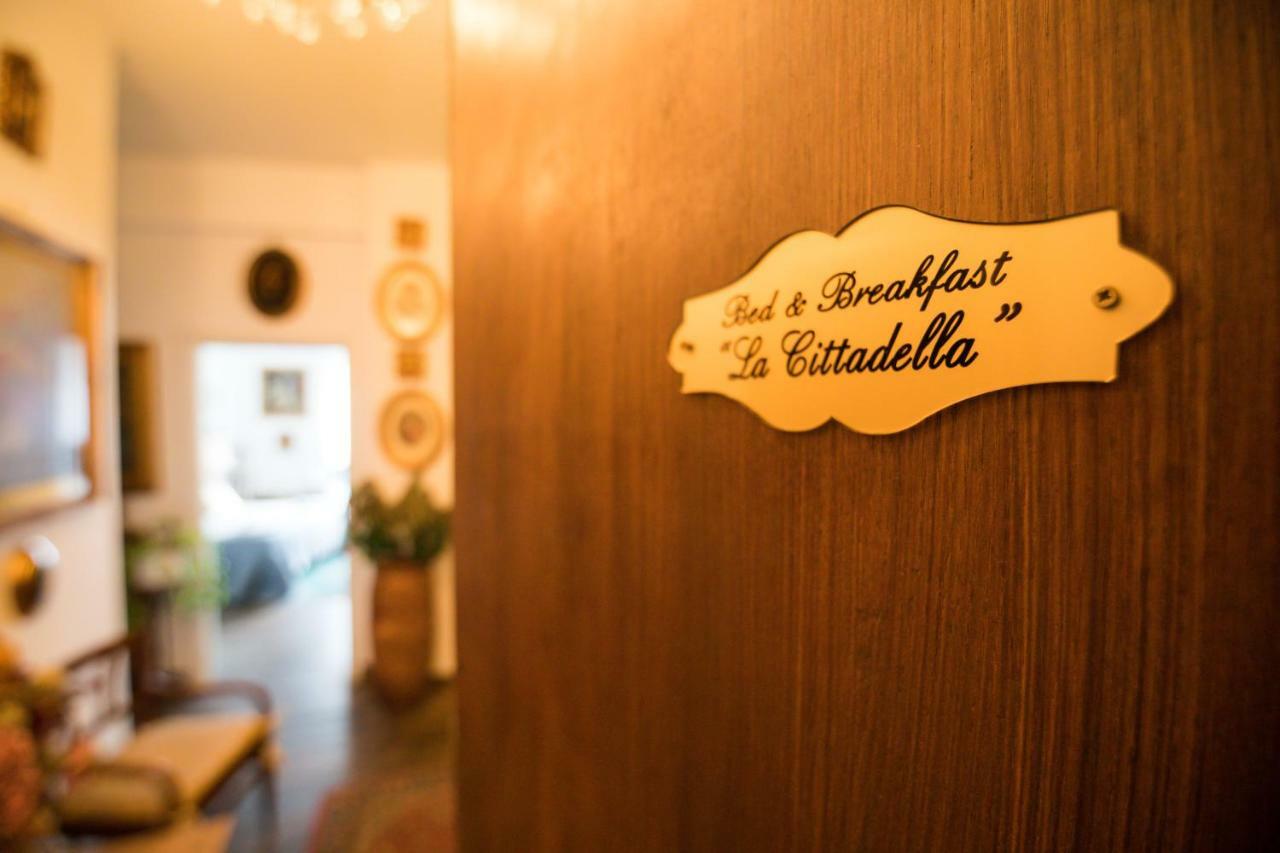 Cittadella Rooms ซาแลร์โน ภายนอก รูปภาพ